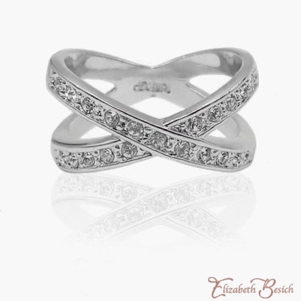 Ladies Elegant Silver Ring  